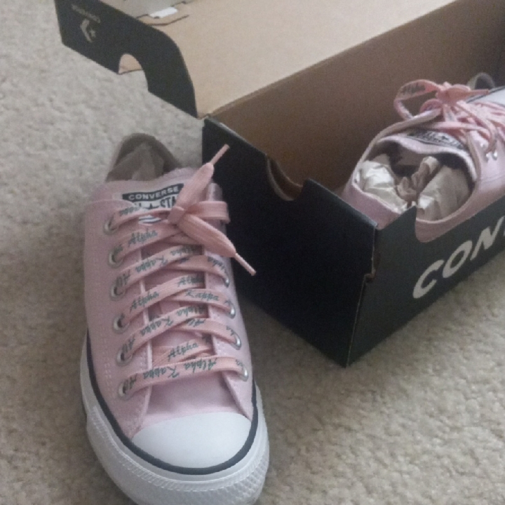 Converse Pink Low-Top Sneakers NWT - Picture 4 of 7